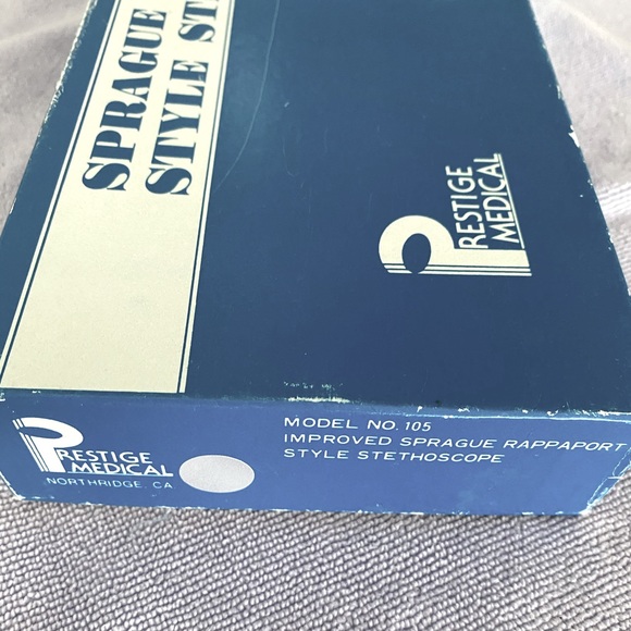 Stethoscope- High Quality with Ear Pieces - Picture 3 of 4